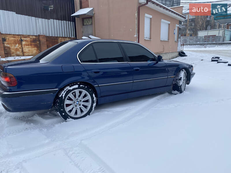 Седан BMW 7 Series 2000 в Ровно