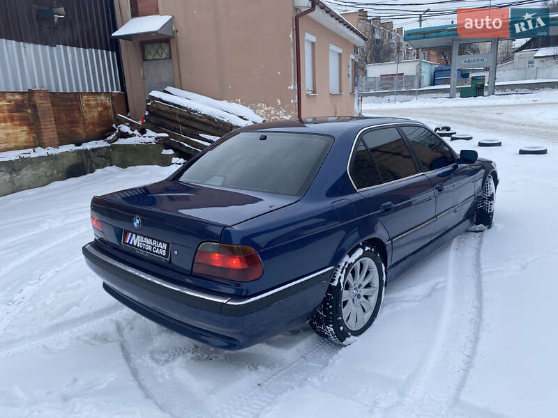 Седан BMW 7 Series 2000 в Ровно