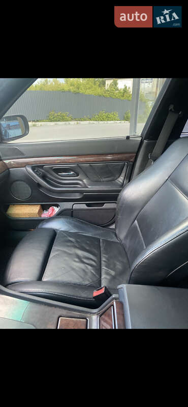 Седан BMW 7 Series 2000 в Ровно