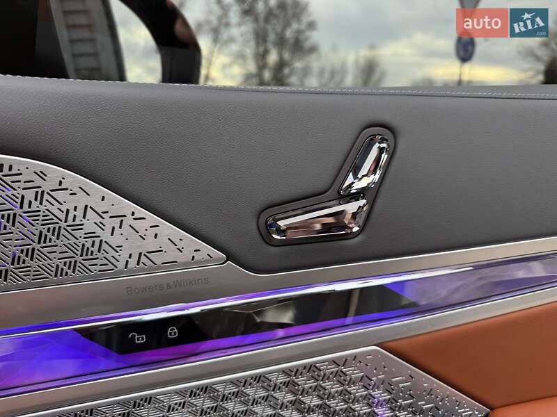 Седан BMW 7 Series 2023 в Киеве