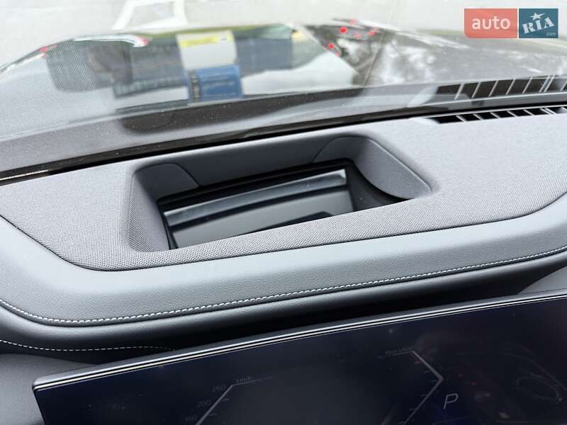 Седан BMW 7 Series 2023 в Киеве