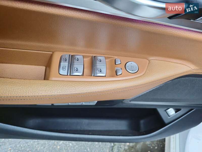 Седан BMW 7 Series 2015 в Миколаєві