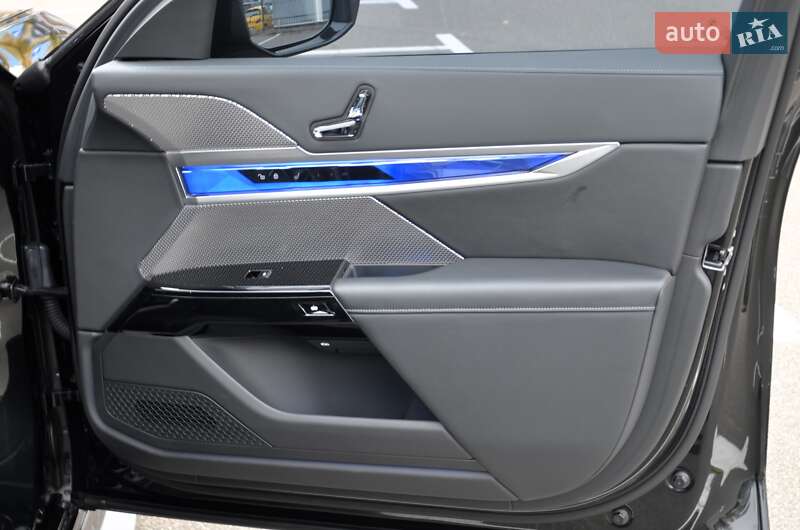 Седан BMW 7 Series 2024 в Киеве