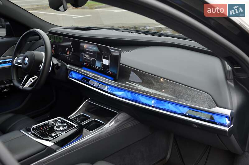 Седан BMW 7 Series 2024 в Киеве