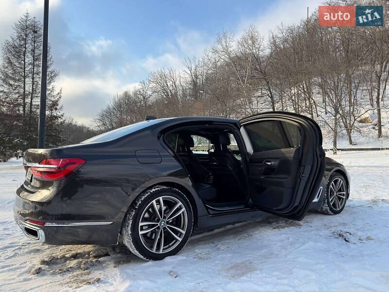 Седан BMW 7 Series 2016 в Киеве