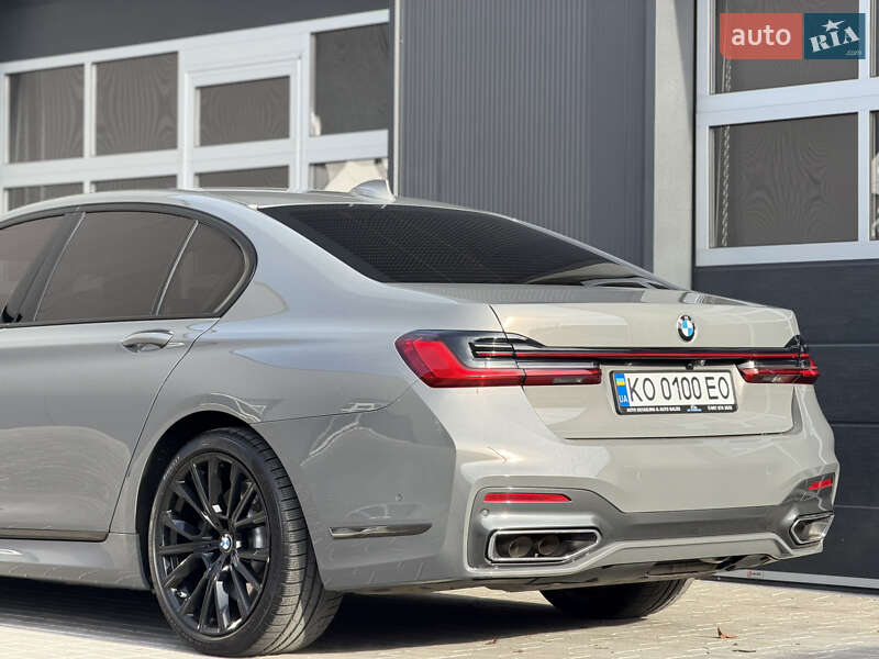 Седан BMW 7 Series 2021 в Мукачево
