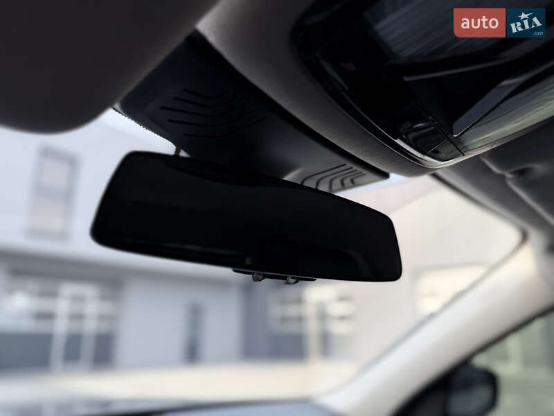 Седан BMW 7 Series 2021 в Мукачево