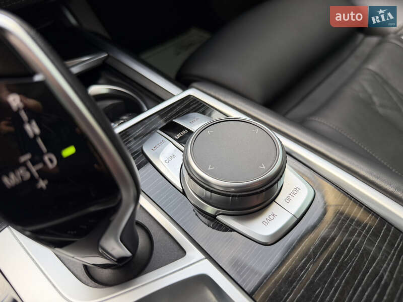 Седан BMW 7 Series 2021 в Мукачево