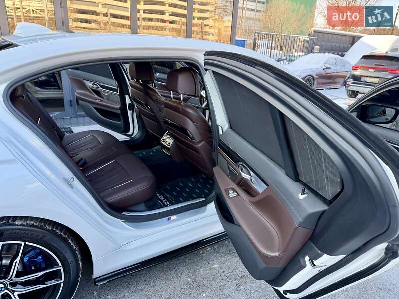 Седан BMW 7 Series 2019 в Киеве