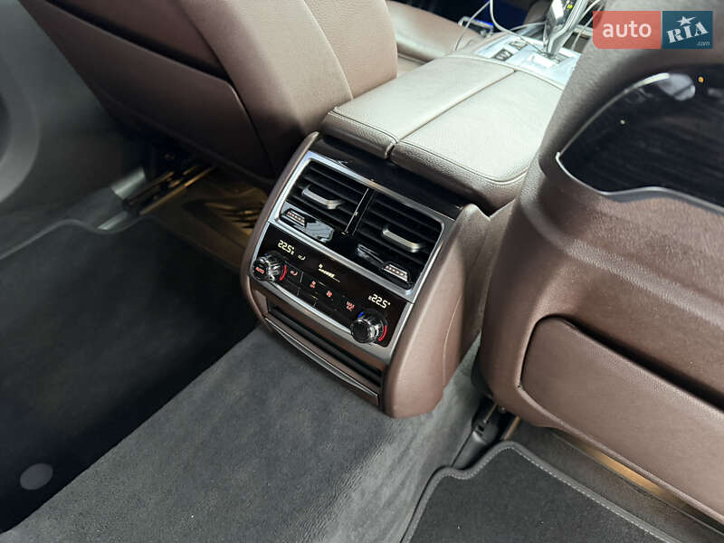 Седан BMW 7 Series 2015 в Киеве фото 29 Седан BMW 7 Series 2015 в Киеве