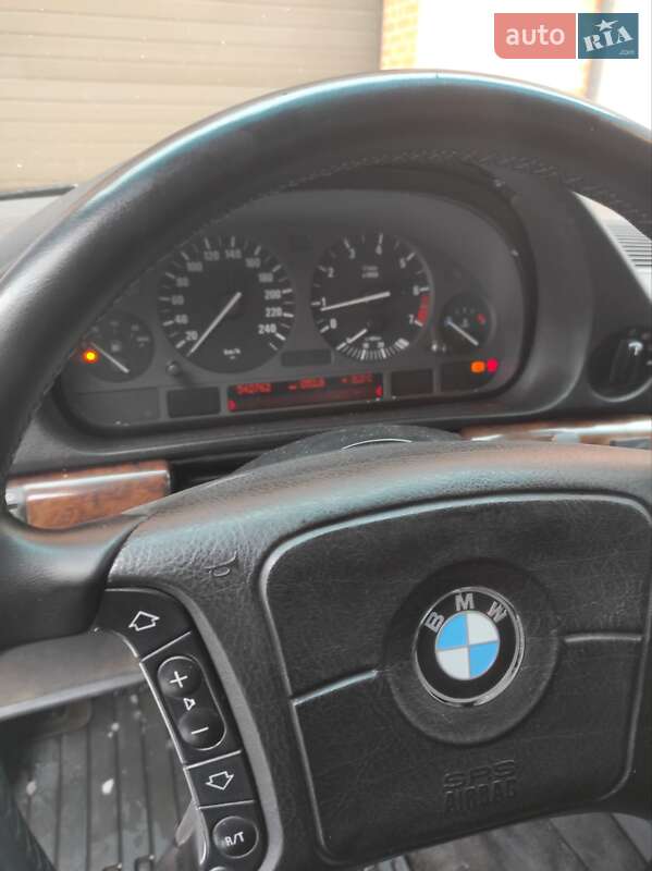 Седан BMW 7 Series 1995 в Киеве