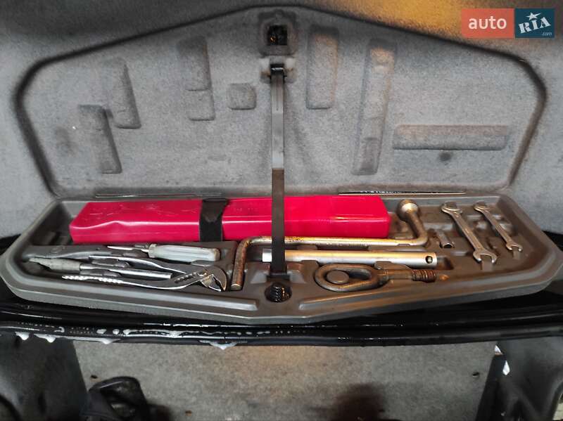 Седан BMW 7 Series 1995 в Киеве