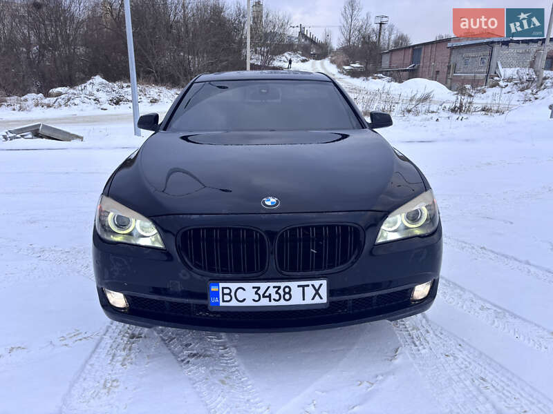 Седан BMW 7 Series 2012 в Львове