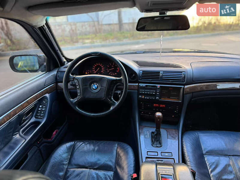 Седан BMW 7 Series 1999 в Коломые
