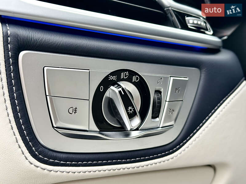 Седан BMW 7 Series 2021 в Киеве
