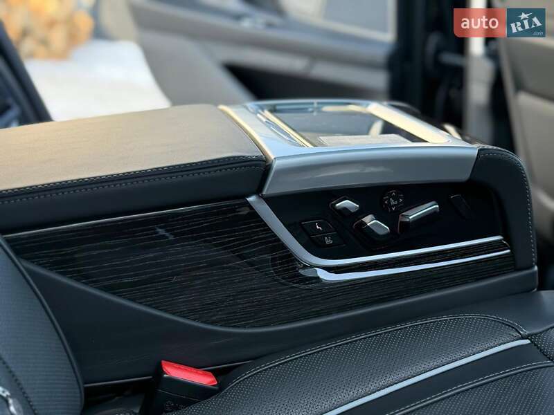 Седан BMW 7 Series 2022 в Києві