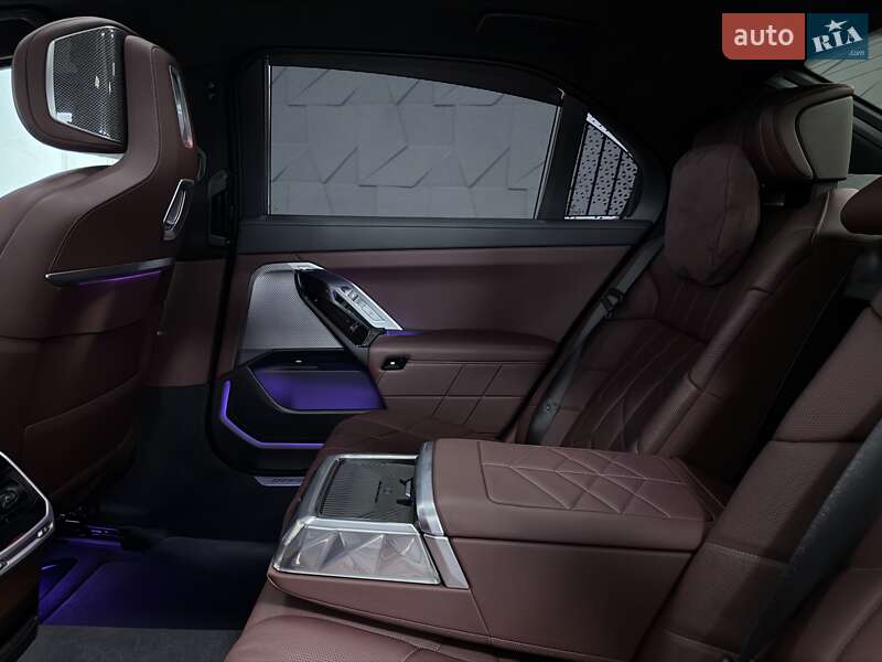 Седан BMW 7 Series 2023 в Тернополі