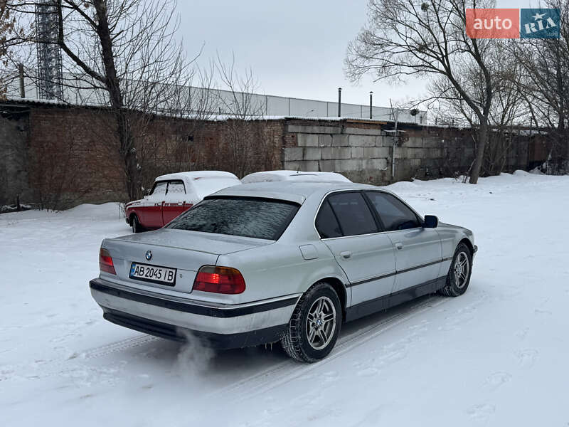 Седан BMW 7 Series 1998 в Виннице
