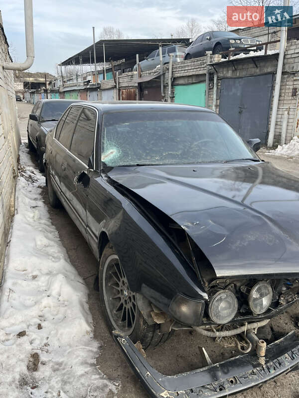 Седан BMW 7 Series 1989 в Днепре