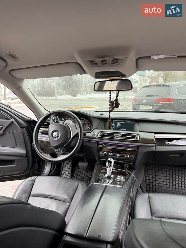 Седан BMW 7 Series 2011 в Черновцах