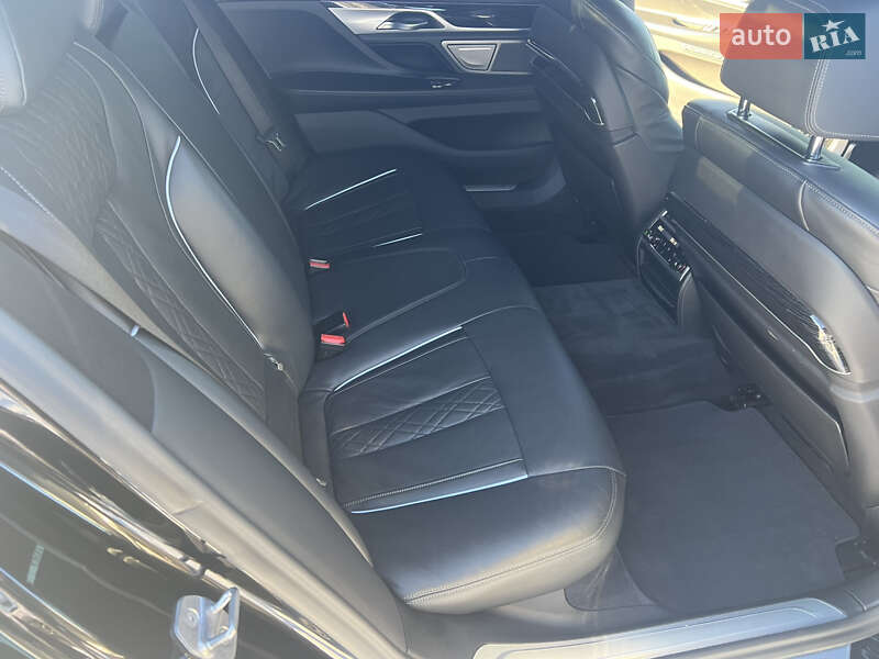 Седан BMW 7 Series 2021 в Киеве