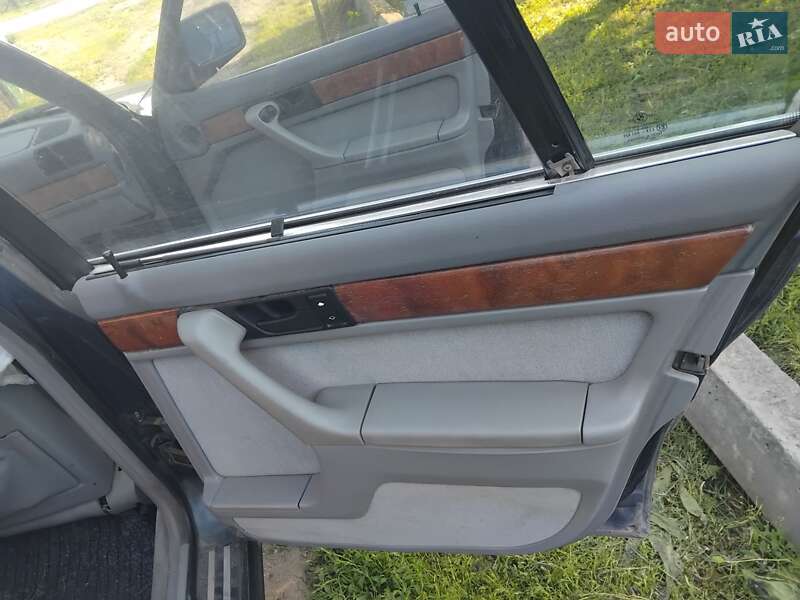 Седан BMW 7 Series 1992 в Полтаве