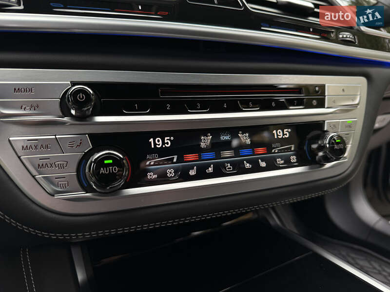 Седан BMW 7 Series 2020 в Ровно