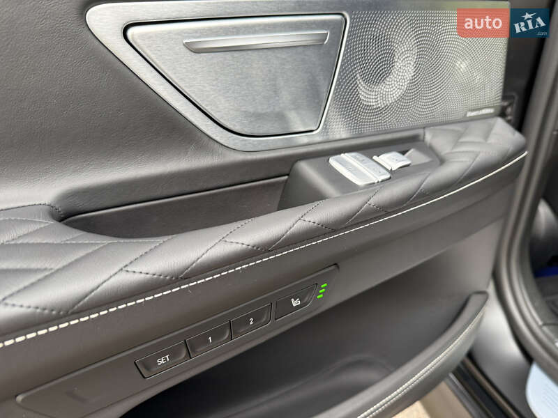 Седан BMW 7 Series 2020 в Ровно