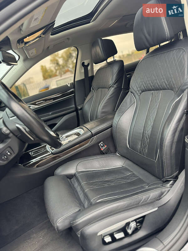 Седан BMW 7 Series 2015 в Киеве фото 10 Седан BMW 7 Series 2015 в Киеве