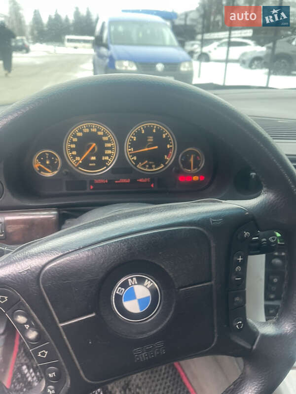 Седан BMW 7 Series 1995 в Чернівцях