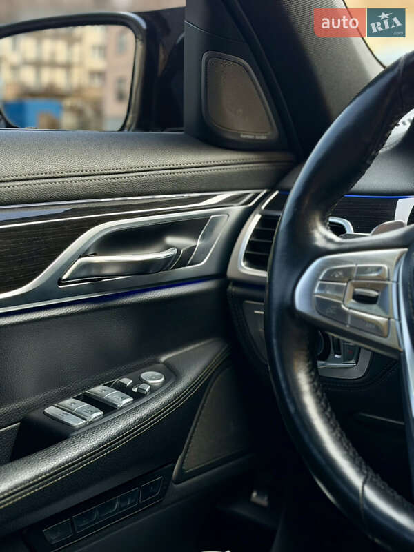 Седан BMW 7 Series 2016 в Ужгороде