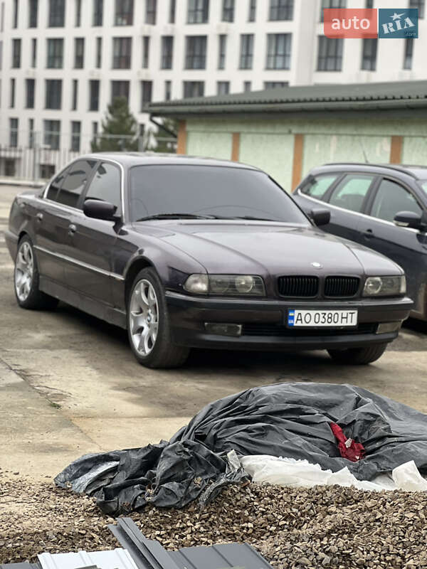 Седан BMW 7 Series 1994 в Виноградове