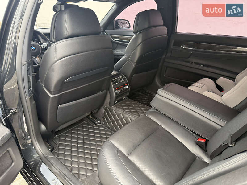 Седан BMW 7 Series 2011 в Львове