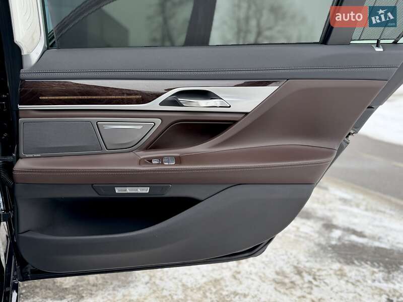 Седан BMW 7 Series 2017 в Киеве