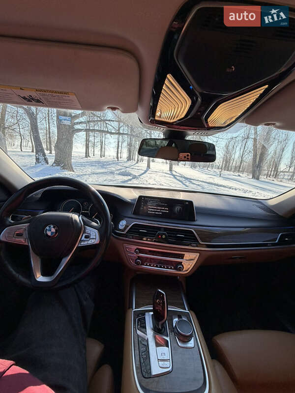 Седан BMW 7 Series 2015 в Киеве