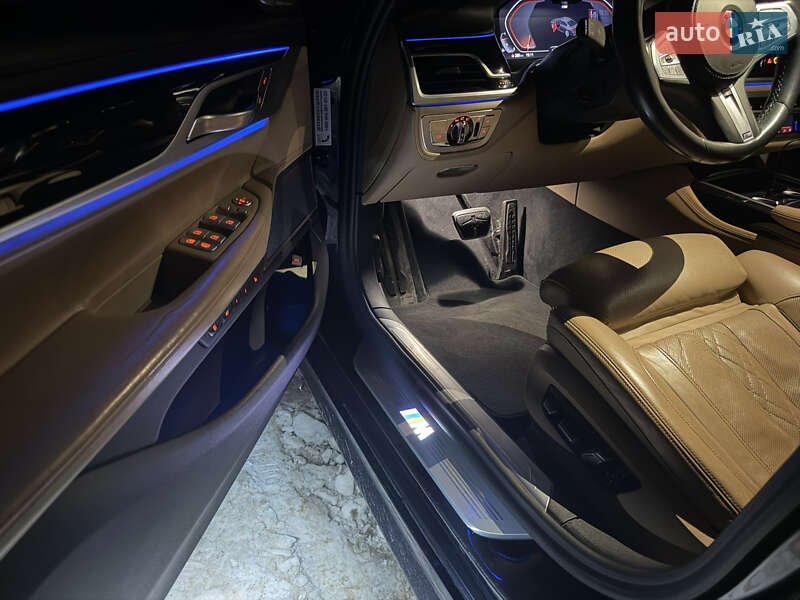 Седан BMW 7 Series 2019 в Киеве