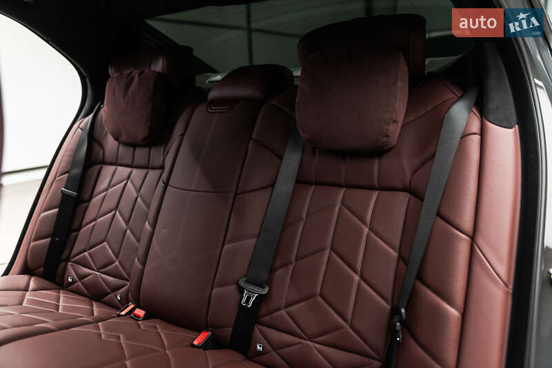 Седан BMW 7 Series 2023 в Мукачево