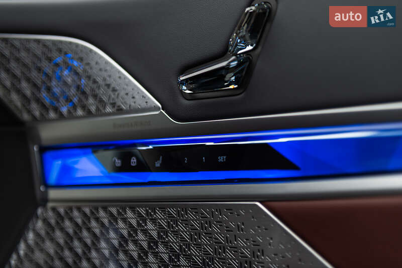 Седан BMW 7 Series 2023 в Мукачево