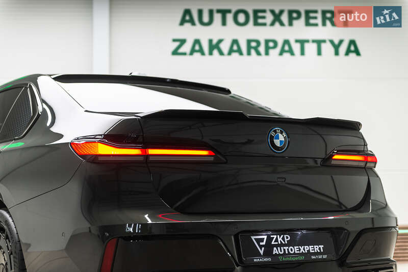 Седан BMW 7 Series 2023 в Мукачево
