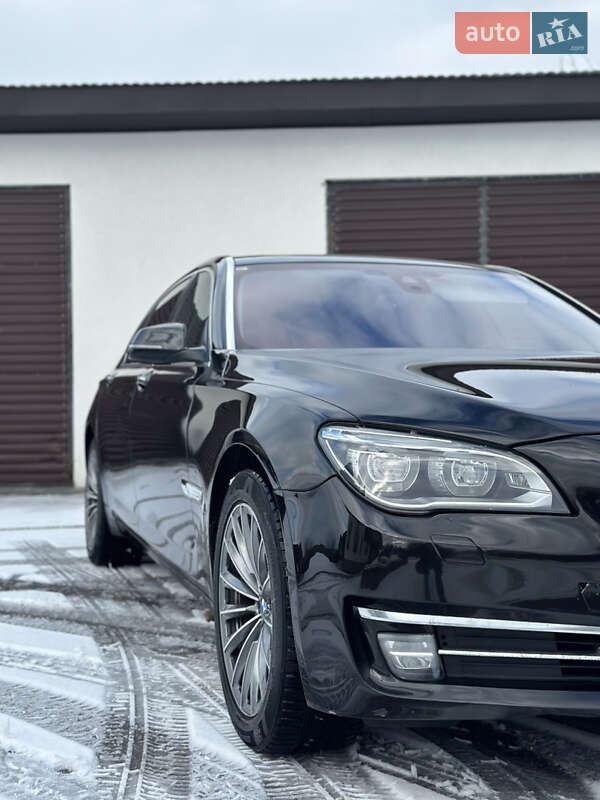 Седан BMW 7 Series 2013 в Владимире