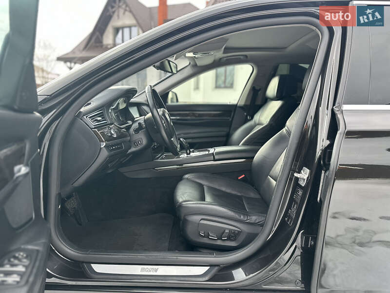 Седан BMW 7 Series 2013 в Владимире