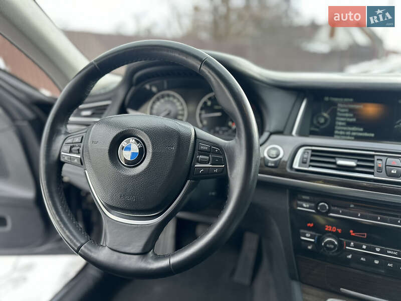 Седан BMW 7 Series 2013 в Владимире
