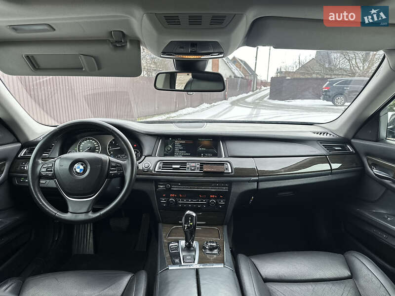 Седан BMW 7 Series 2013 в Владимире