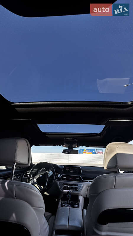 Седан BMW 7 Series 2016 в Львове