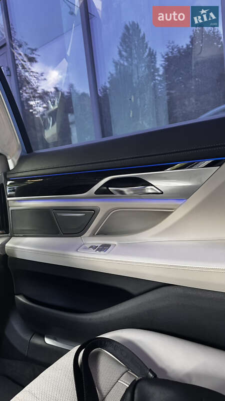 Седан BMW 7 Series 2016 в Львове