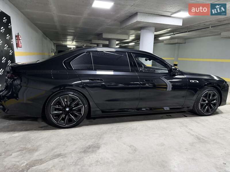 Седан BMW 7 Series 2024 в Киеве