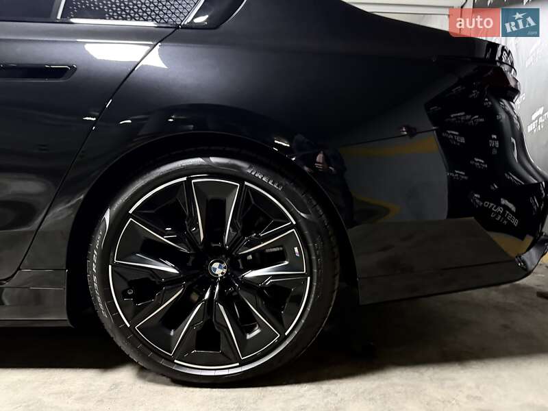 Седан BMW 7 Series 2024 в Киеве