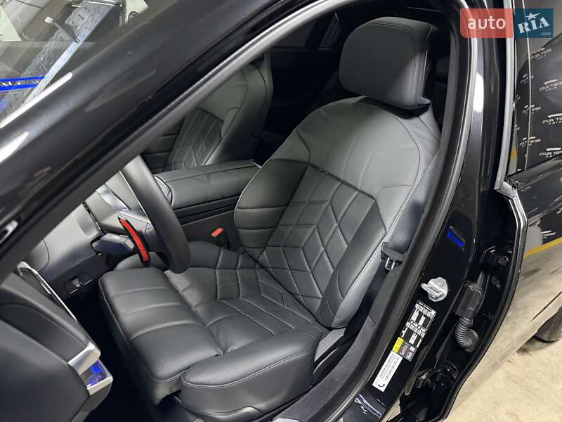 Седан BMW 7 Series 2024 в Киеве