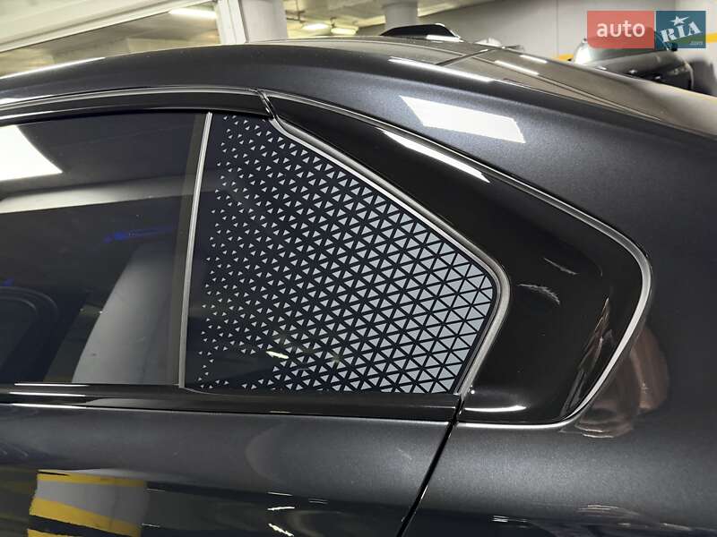 Седан BMW 7 Series 2024 в Киеве