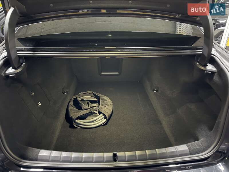 Седан BMW 7 Series 2024 в Киеве